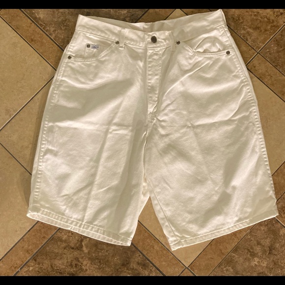 Vintage Chic jean shorts - Picture 1 of 14